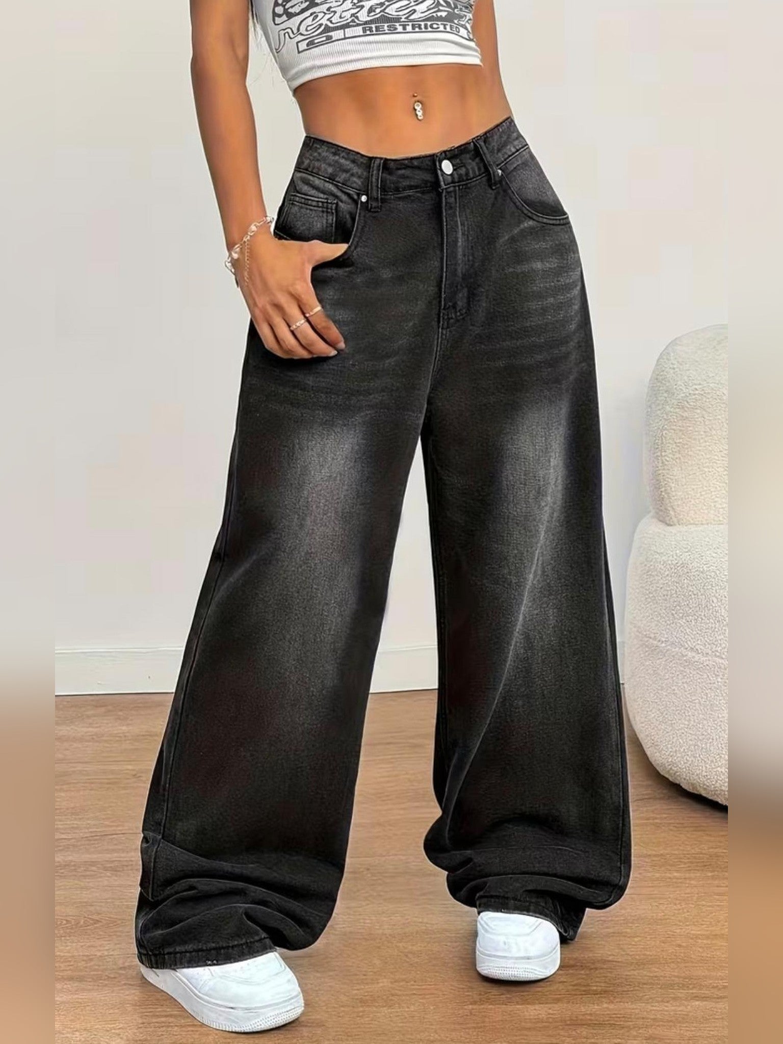 Women's Wide-Leg Jeans — Faded Black