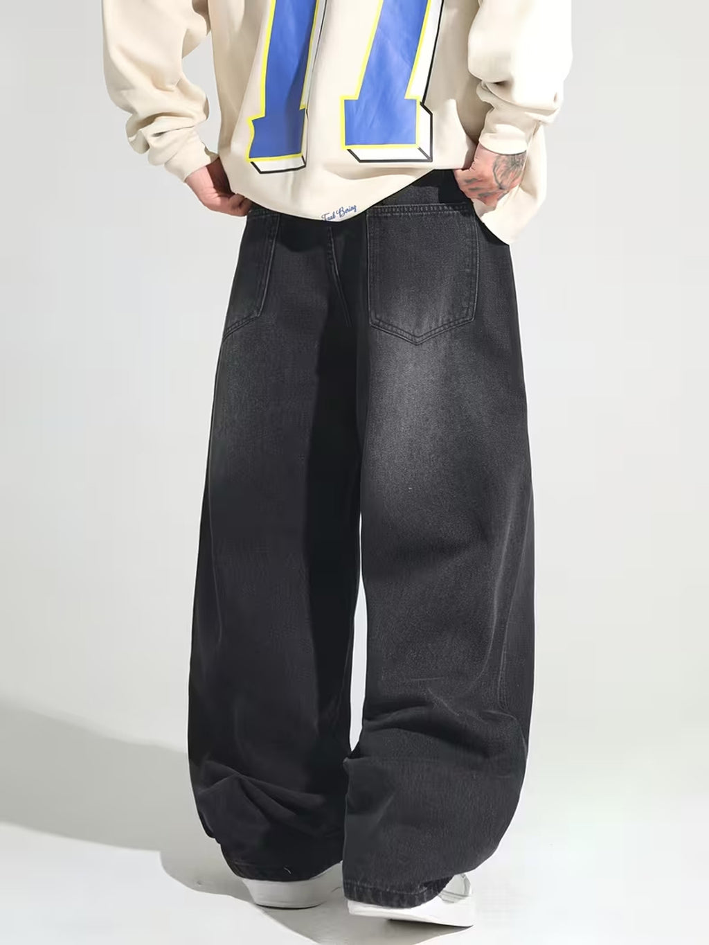 Men's Wide-Leg Jeans — Charcoal