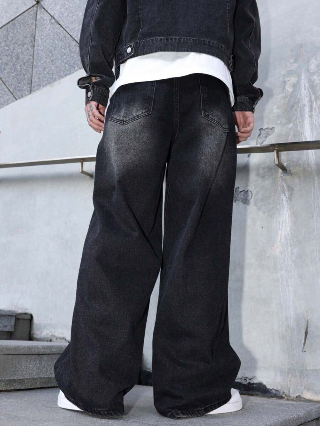 Men's Straight-Leg Jeans — Faded Black