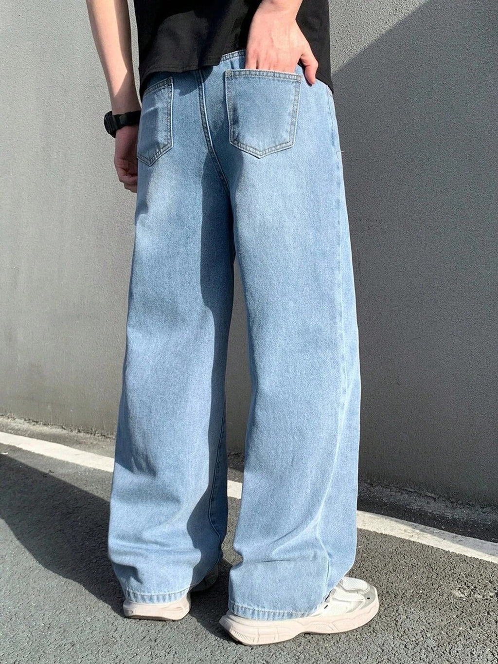 Men's Straight-Leg Jeans — Ice Blue