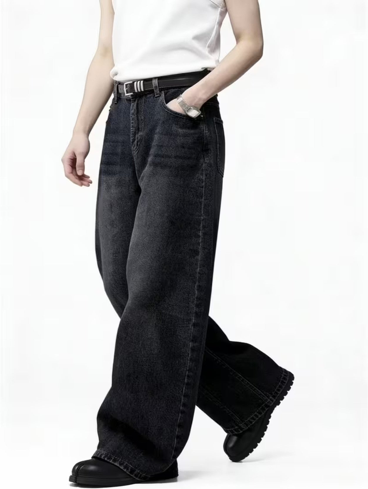 Men's Wide-Leg Jeans — Washed Black