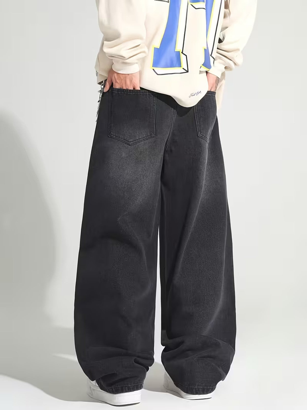 Men's Wide-Leg Jeans — Charcoal