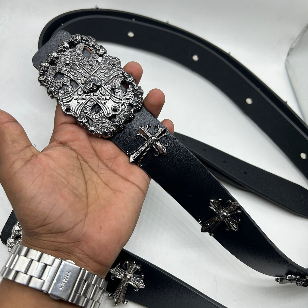 Skull cross belt shown in full