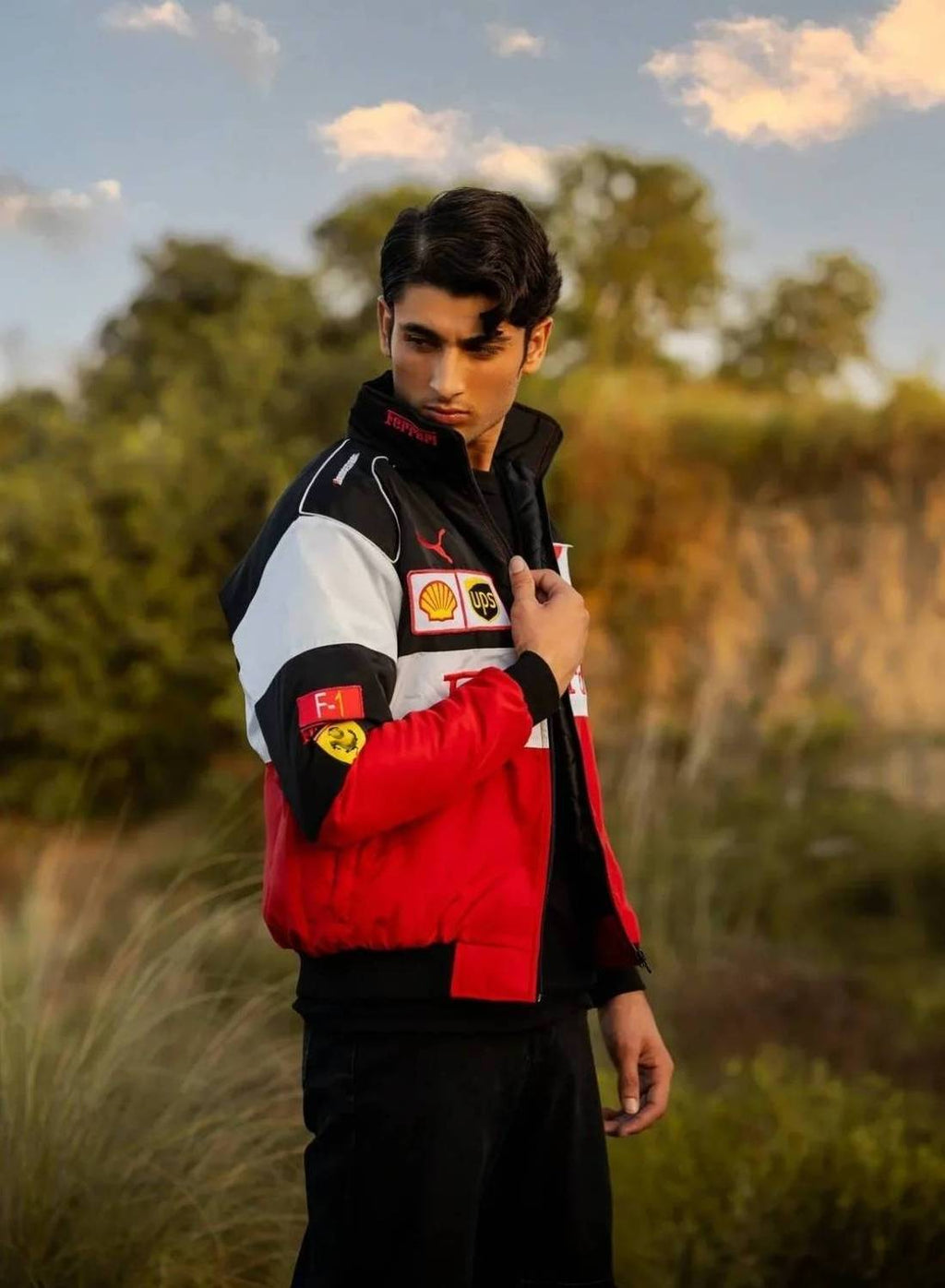 Printed sports jacket in red and white - side