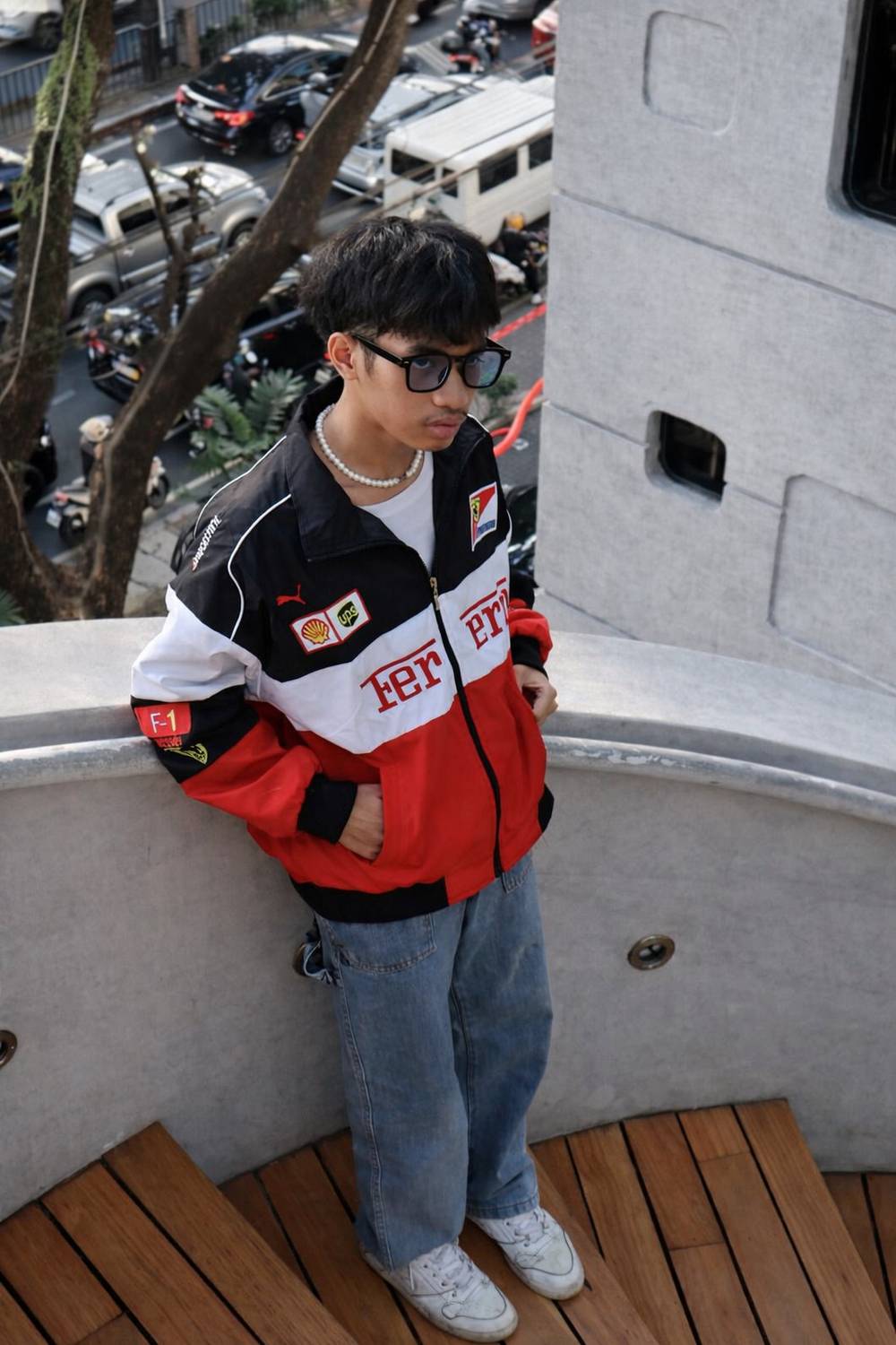 Printed sports jacket in red and white - back
